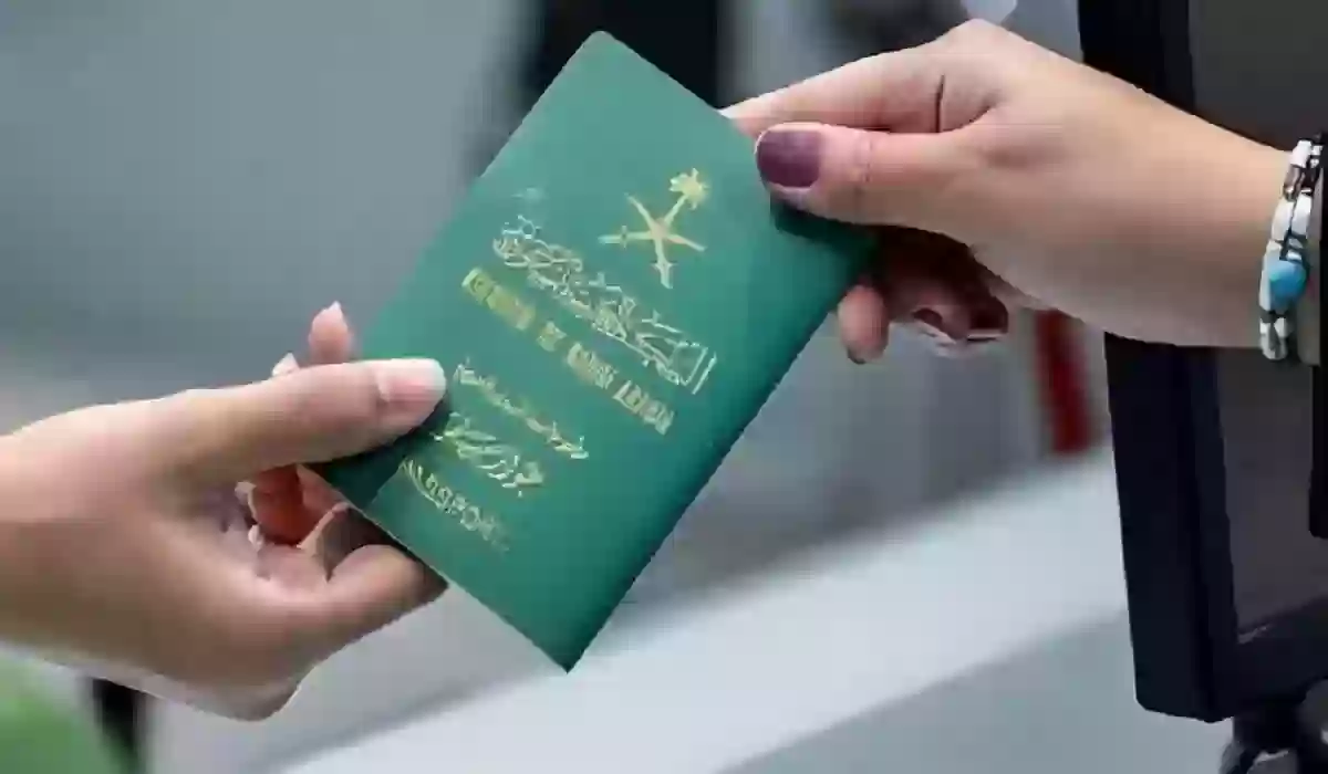 طريقة تمديد تأشيرة الخروج والعودة لمن خارج السعودية 1445